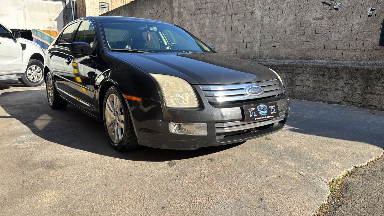 Sedan executivo finalizado na Lava Motors